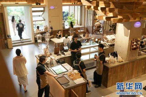西安潮流咖啡館 文藝創作與表演引領消費新體驗